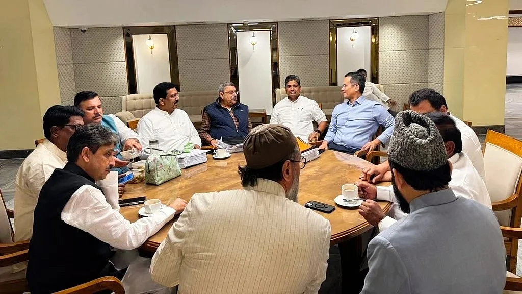 Why is the Opposition boycotting the JPC on Constitution Amendment Bill?