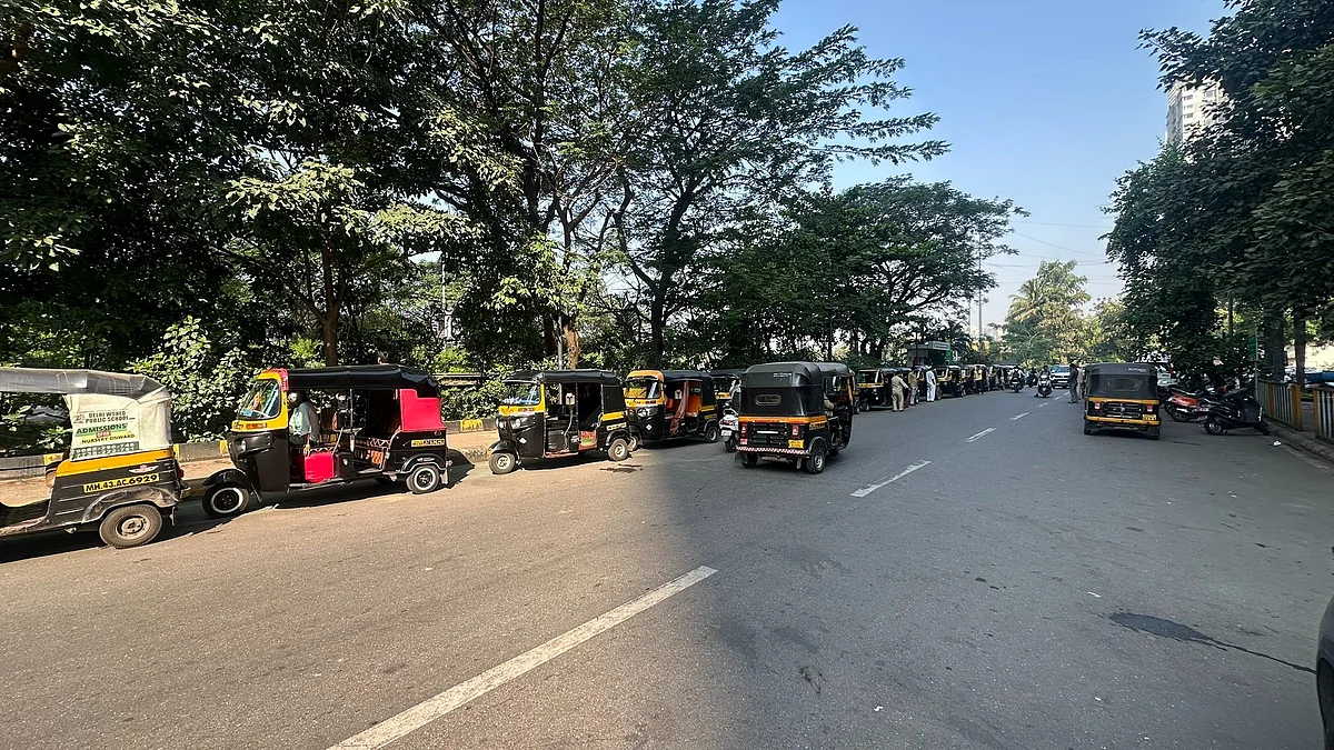 Autos parked by the roadside after CNG stations went dry in Mumbai.
