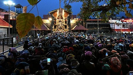 Heavy pilgrim rush at Sabarimala prompts fresh curbs after Kerala HC rebuke