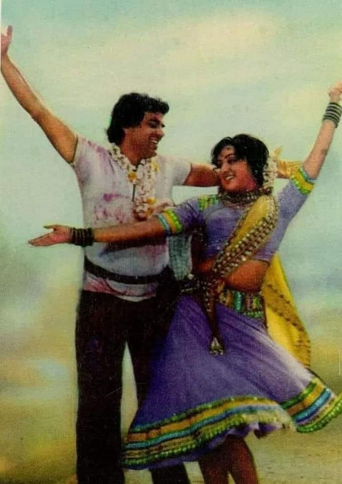 Dharmendra and Hema Malini in a still from Sholay (1975)