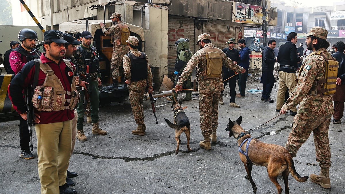 Pakistan: 3 killed as suicide bombers attack security HQ in Peshawar
