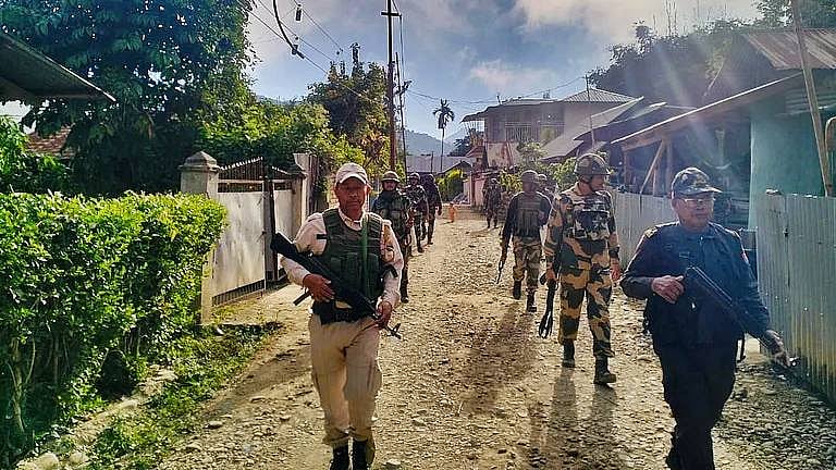 Manipur: IDPs clash with security forces in Imphal East while demanding return to homes