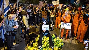 Israelis protest against Netanyahu in Tel Aviv
