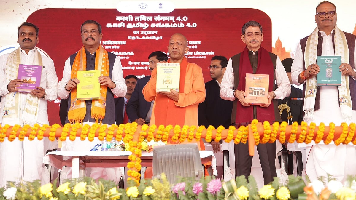 Tamil Nadu governor R N Ravi with Uttar Pradesh CM Yogi Adityanath 