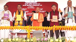 Tamil Nadu governor R N Ravi with Uttar Pradesh CM Yogi Adityanath