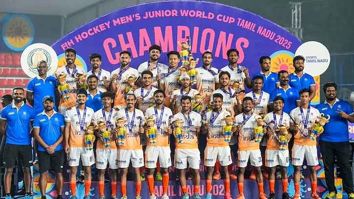 India team, with head coach P.R.Sreejesh (extreme left, front row) after receiving their medals