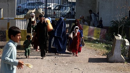 Pakistan and Iran deport more than 10,000 Afghan refugees in two days