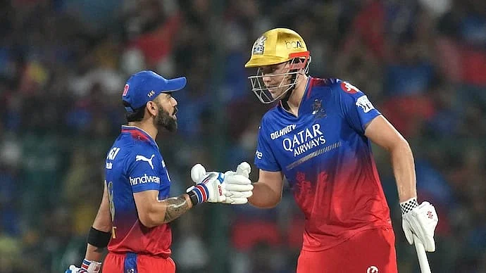 Cameron Green (right) with Virat Kohli during his stint with RCB in IPL 2025