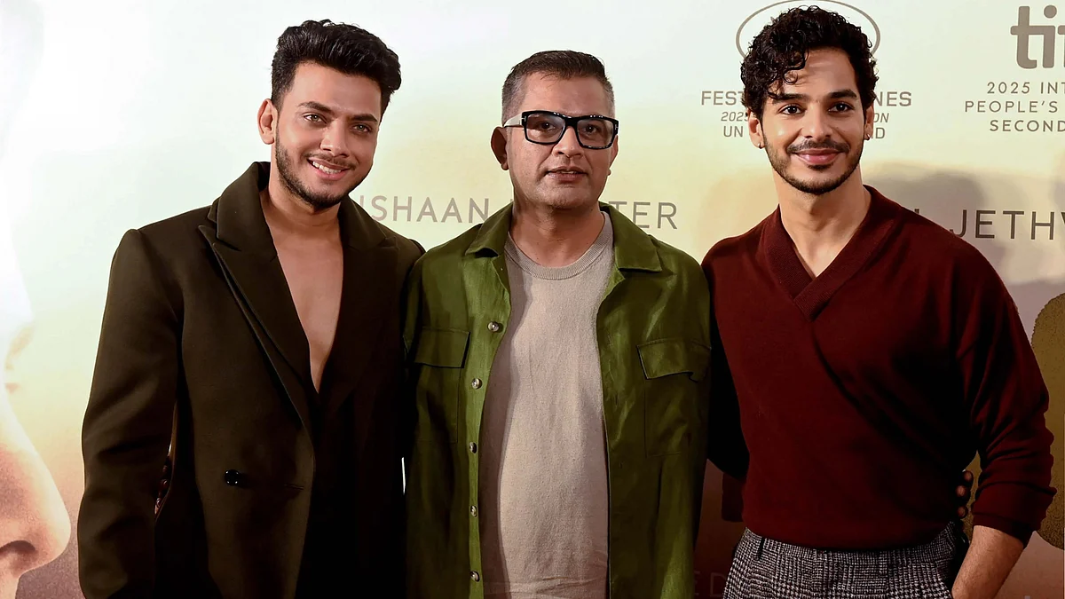 Neeraj Ghaywan flanked by Vikas Jethwa (left) and Ishaan Khatter
