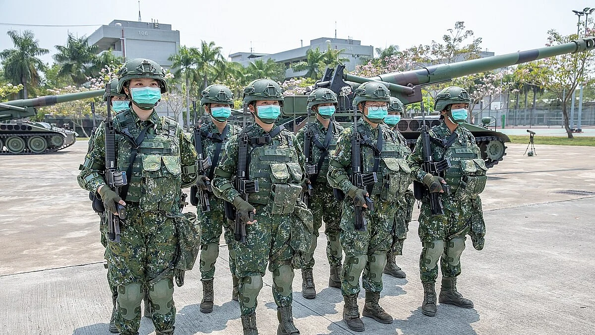 Representative image of Chinese army.