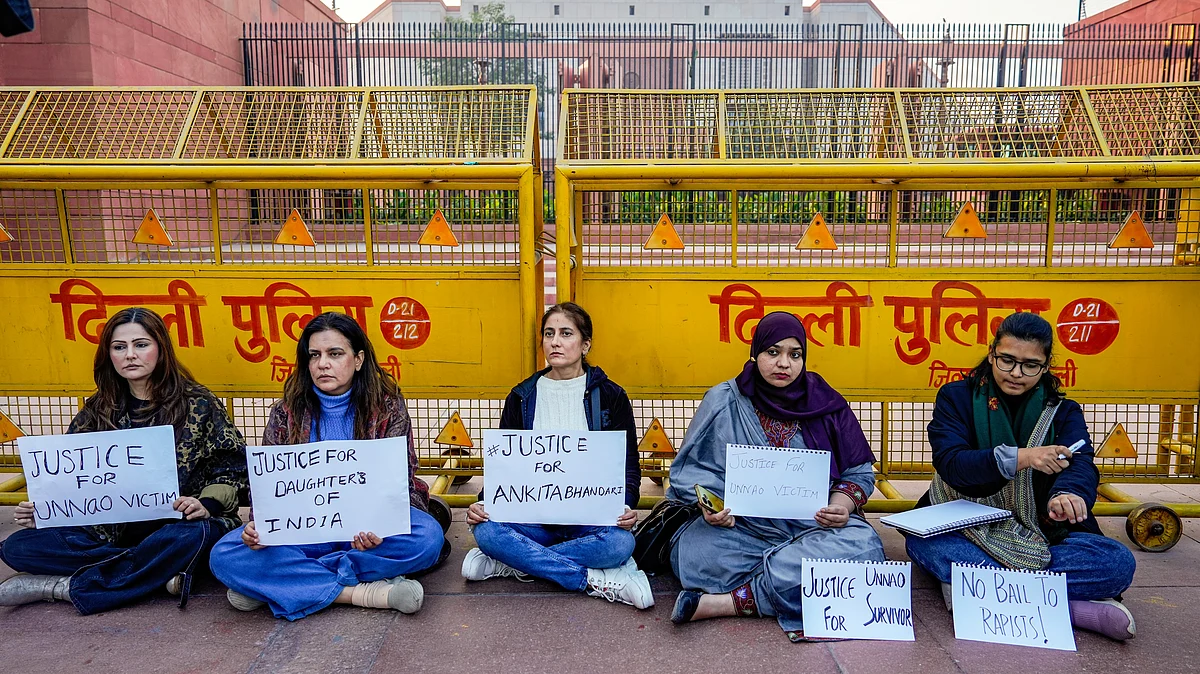 Protestors on dharna seeking justice for the Unnao rape victim, outside Parliament House, 27 Dec
