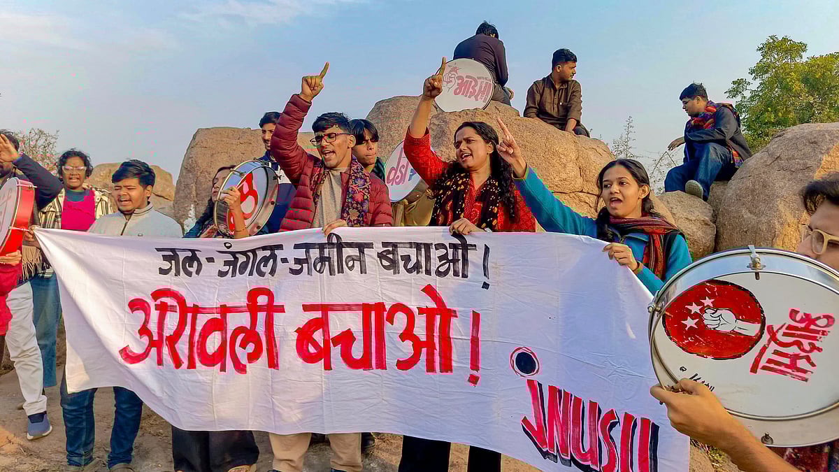 Students rally for the Aravalli hills at Jawaharlal Nehru University, New Delhi, 27 Dec
