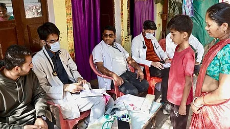 Doctors examine students