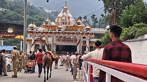 Shri Mata Vaishno Devi Shrine suspends pilgrim registration amid New Year rush