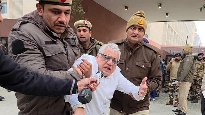 Police detain TMC MP Derek O’Brien amid protests outside Amit Shah’s office in New Delhi.