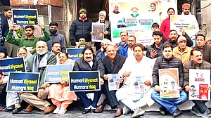 Members of the Jammu-Kashmir Congress protest the MGNREGA repeal