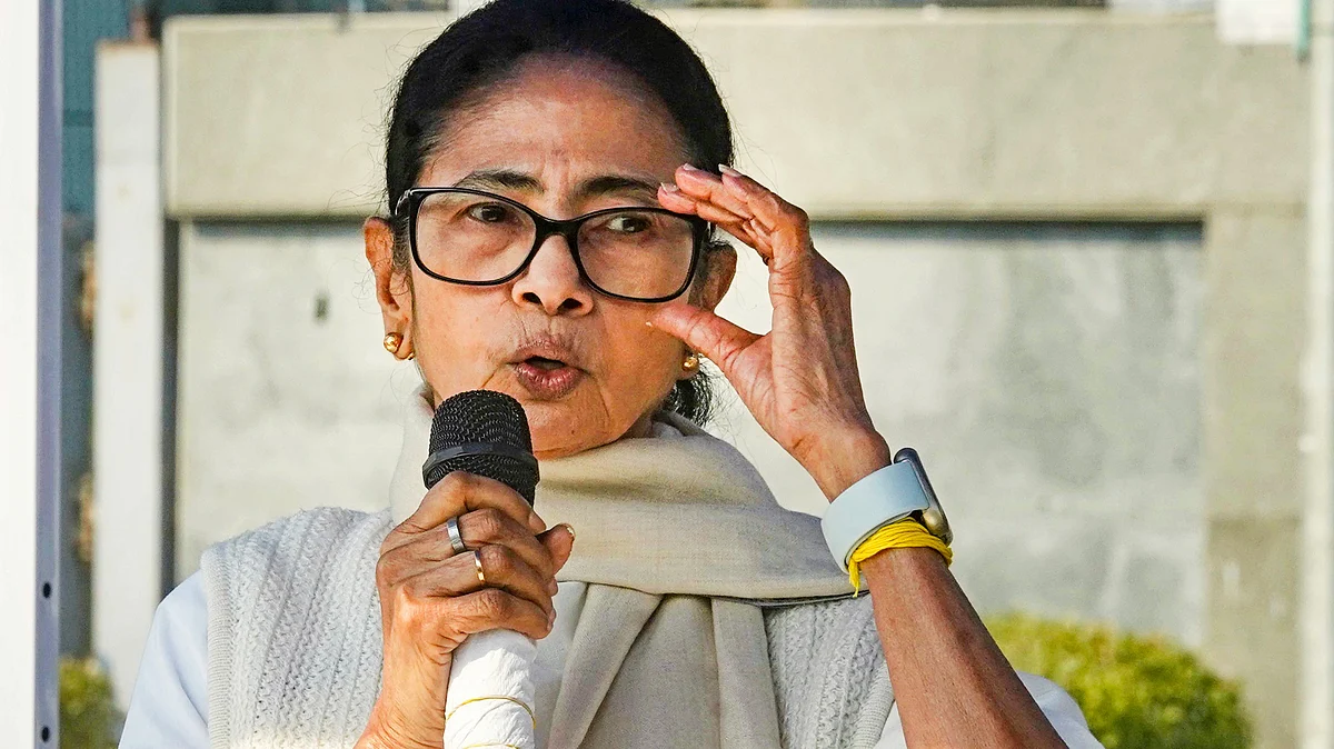 Mamata Banerjee addresses the media at Kolkata airport, 16 Jan
