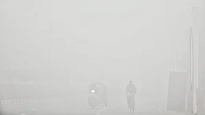 Delhi wakes up to dense fog as temperature plunges to 4.4°C