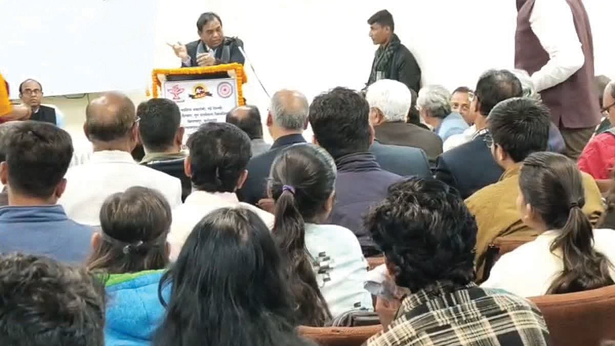 The public humiliation of a celebrated author evoked no discernible disquiet from the audience