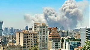 Israeli bombs target the Evin Prison in Tehran