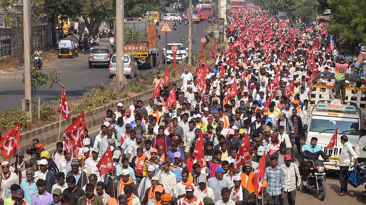 Thousands walk from Nashik to Mumbai