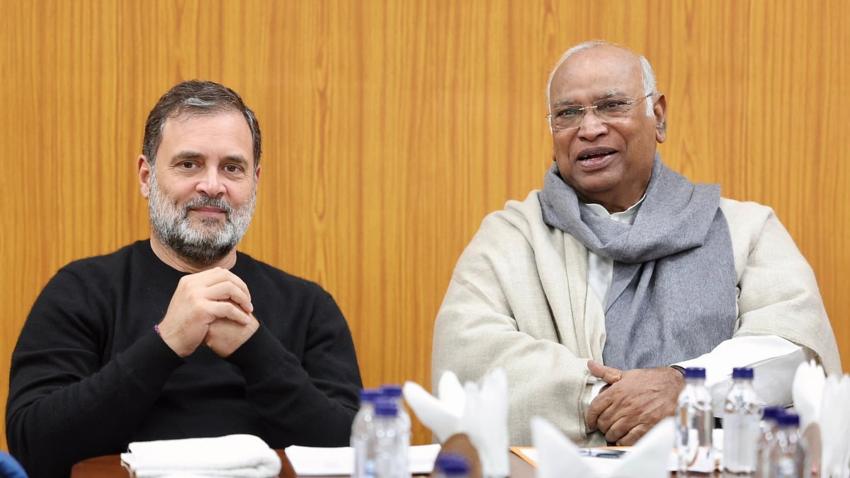 and Ruhul Gandhi during a meeting.