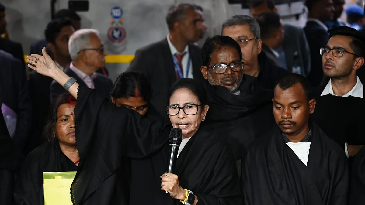 Mamata is scheduled to meet Chief Election Commissioner (CEC) Gyanesh Kumar on Monday