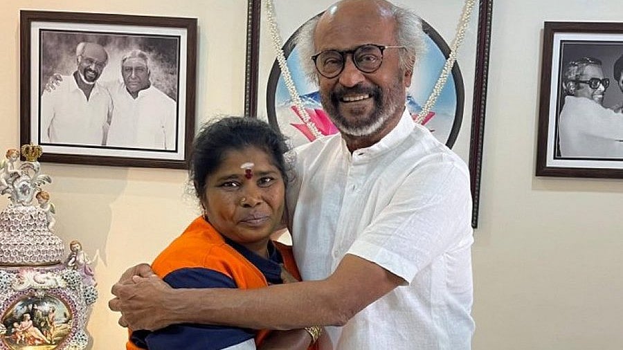 Actor Rajinikanth felicitates sanitation worker for honesty