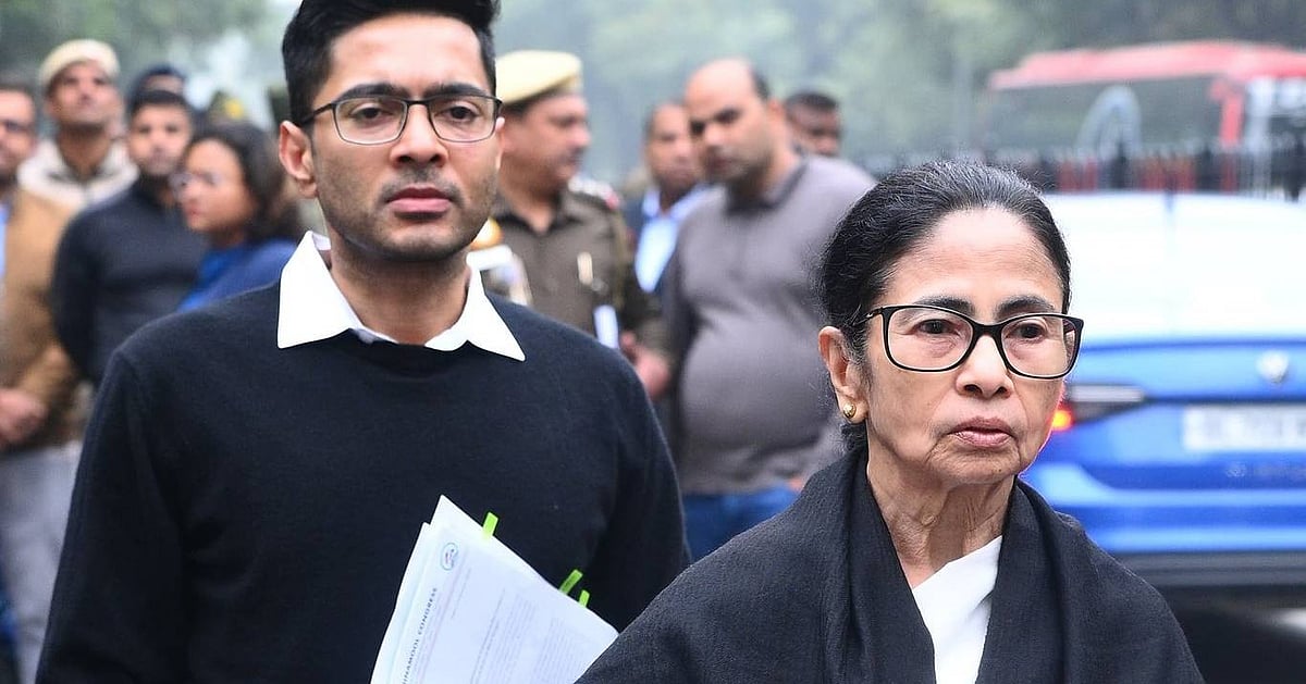 Mamata बनर्जी ने एसआईआर पर सुप्रीम कोर्ट के आदेश का स्वागत किया, भाजपा ने टीएमसी सरकार की आलोचना की। 4 TMC hails SC order on SIR, calls it rebuke to EC's 'arbitrary approach'