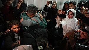 Israel kills 21 in Gaza, says Hamas violated peace deal