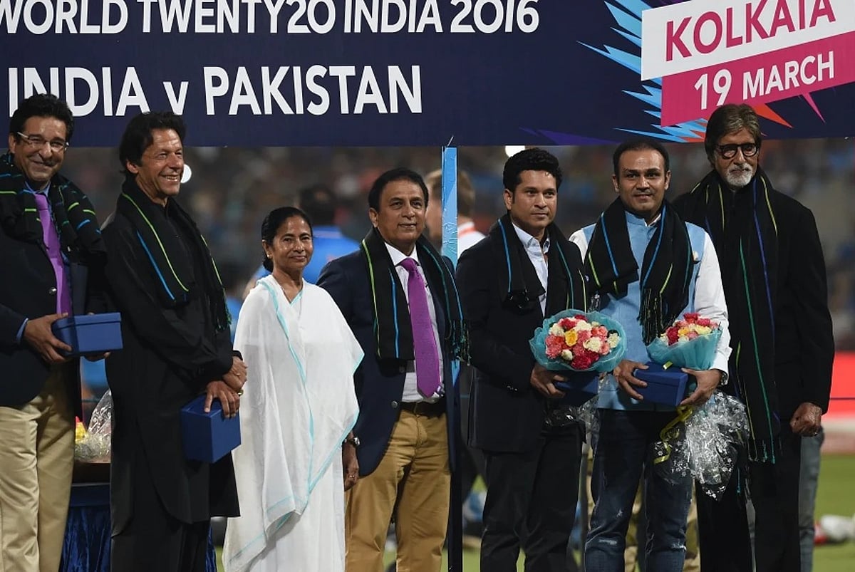 Flashback 2016: Starshower ahead of India-Pakistan game at Eden Gardens