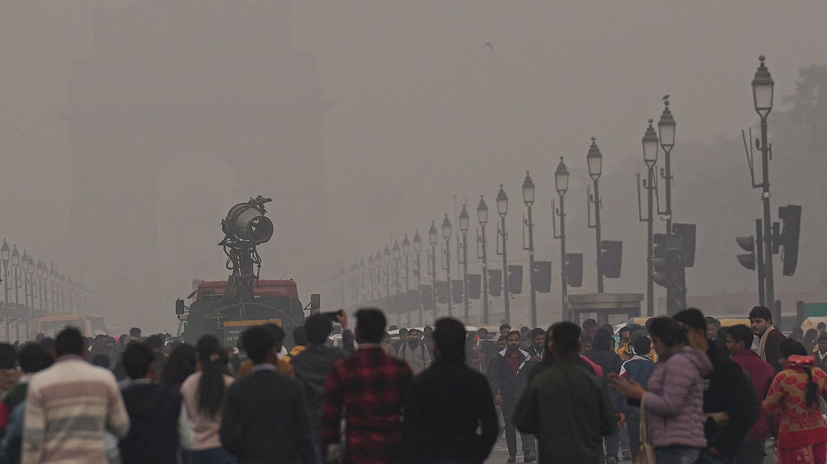 An anti-smog gun being used to curb air pollution in New Delhi.