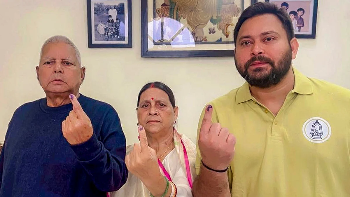 RJD chief Lalu Prasad with Rabri Devi and Tejashwi Yadav. 