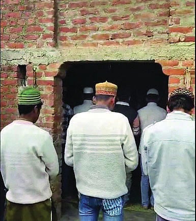 Offering Friday prayers in a vacant house invited police action