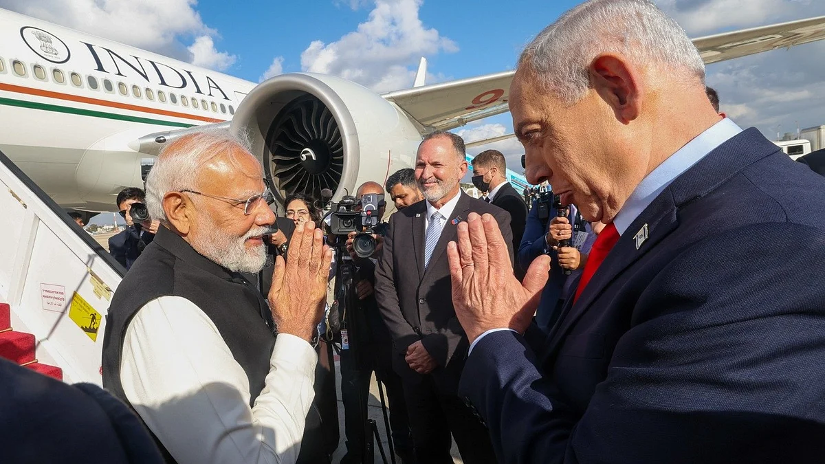 PM Narendra Modi with Netanyahu before his departure from Israel on 26 Feb