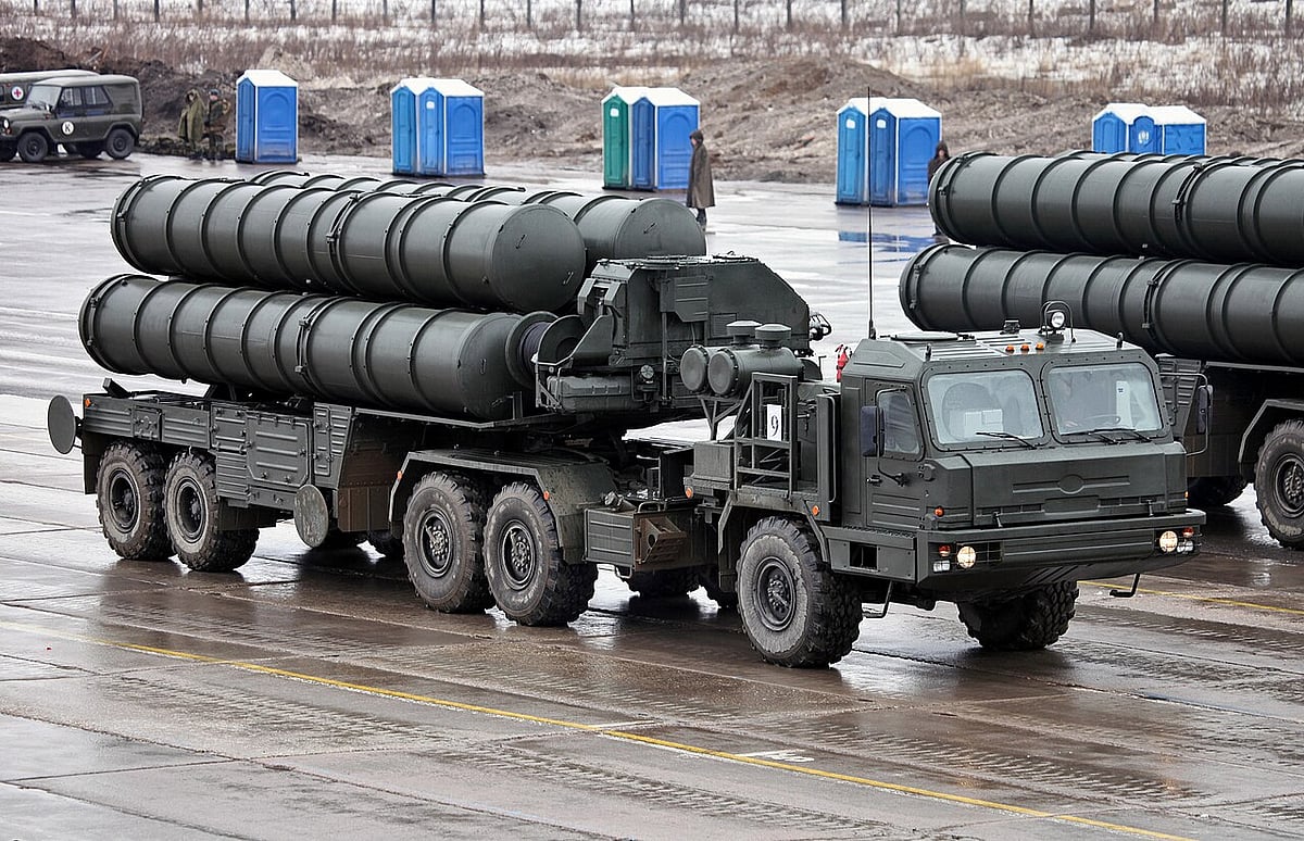 A battery of S-400 SAM