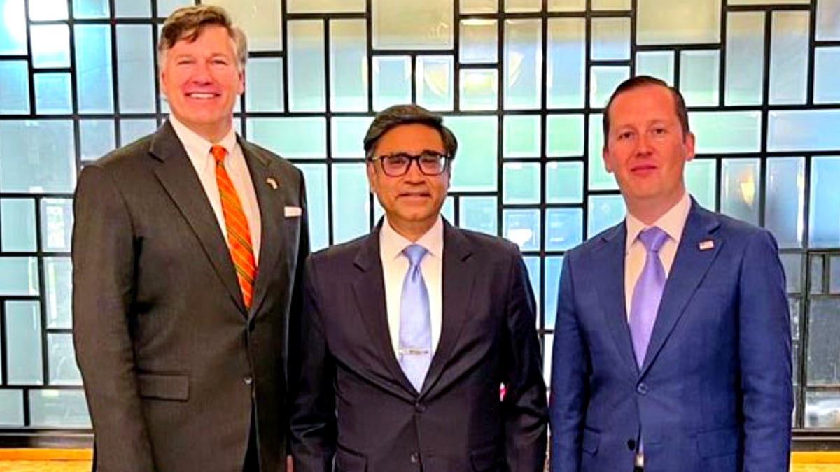 Foreign secretary Vikram Misri (C) with US ambassador to India Sergio Gor (R) and Landau