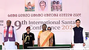 President Droupadi Murmu graced the 9th International Santal Conference at Darjeeling