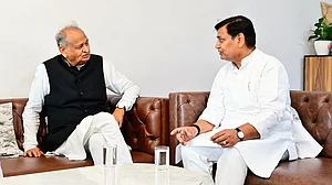 Ashok Gehlot (R) with Govind Singh Dotasra
