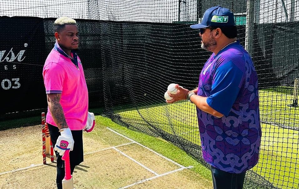 Hands-on: Sid Lahiri gets ready for throwdowns to Shimron Hetmyer