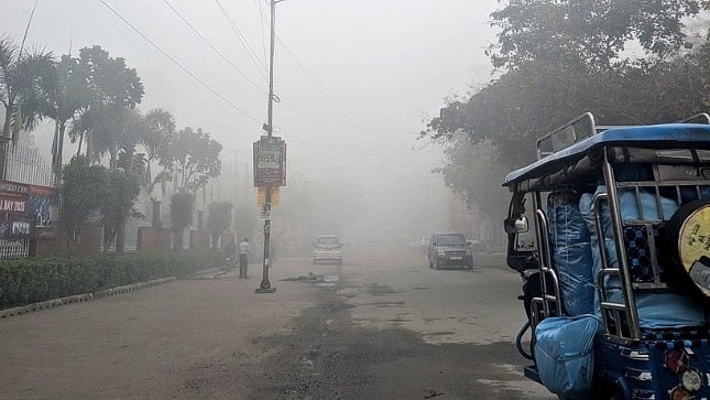 Delhi under a cover of fog on Saturday, 21 March 