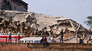 Cold storage facility collapses at Phaphamau area in Prayagraj.