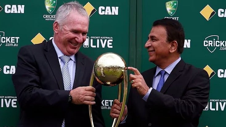 Allan Border and Sunil Gavaskar with the BGT Trophy during an earlier edition