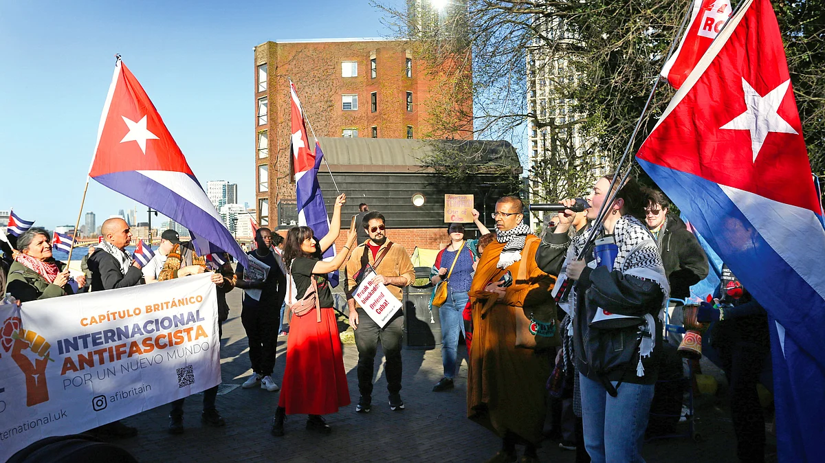 Protesters outside the US embassy in London on 21 March, International Day of Solidarity with Cuba