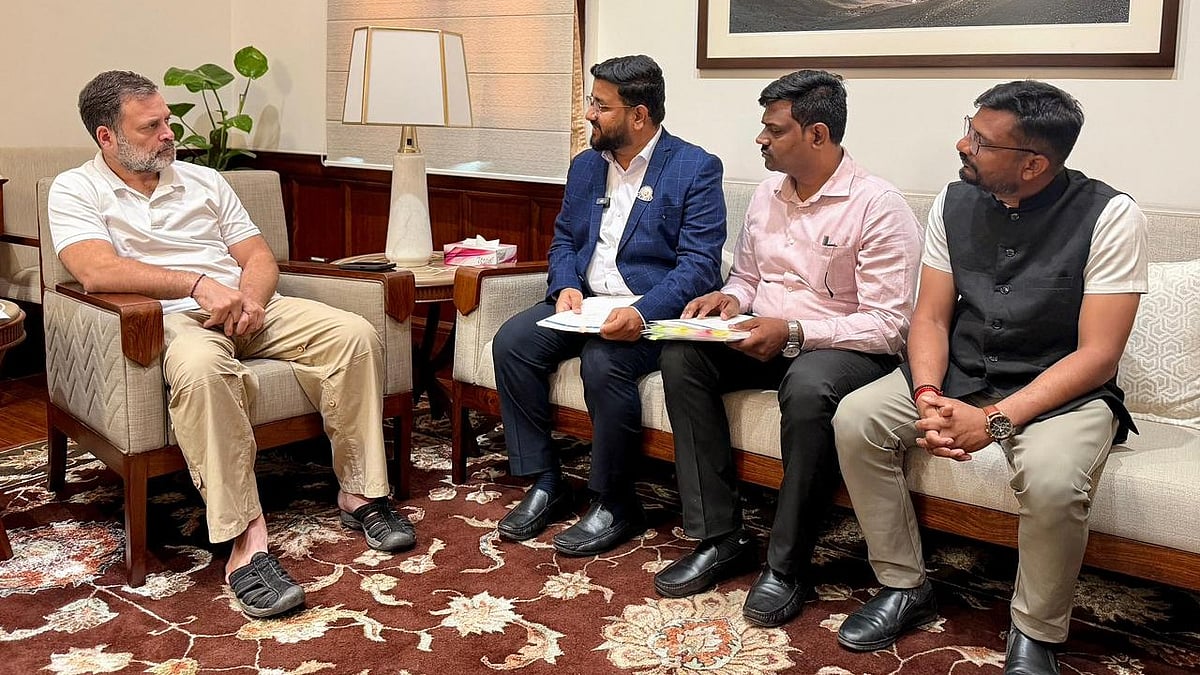 Members of SC-ST Welfare Association of Rural Bank meet Rahul Gandhi.
