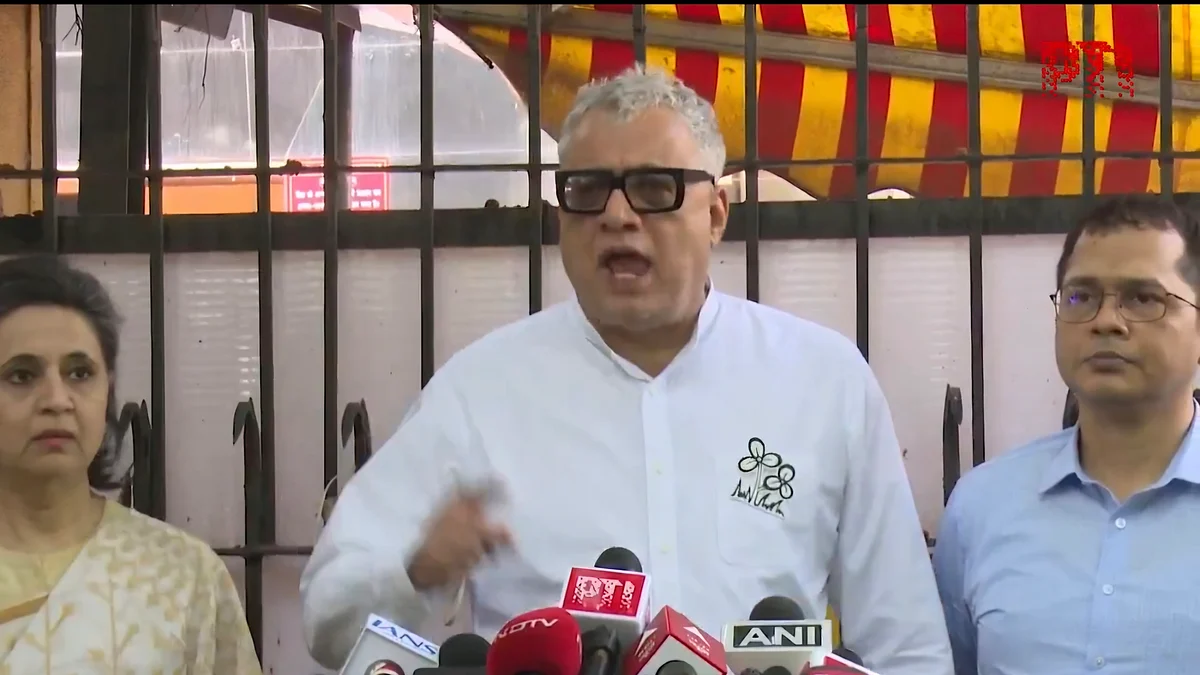 Trinamool Congress delegation led by Rajya Sabha MP Derek O’Brien after meeting CEC. 