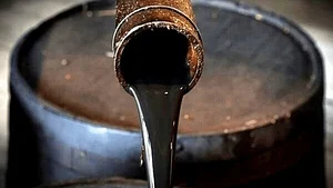 Oil prices surge as Hormuz tensions persist despite US–Iran ceasefire