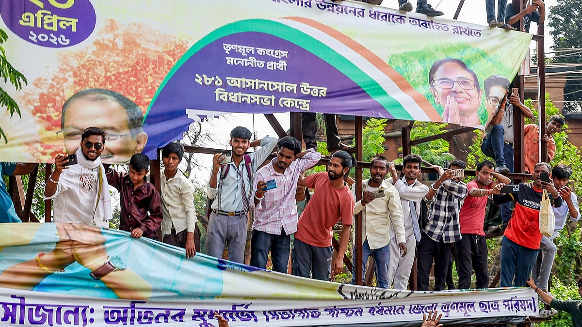 Against the backdrop of TMC poster, the crowds came for Modi's pics, not speech