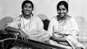One for the ages: Lata Mangeshkar (L) and Asha Bhosle