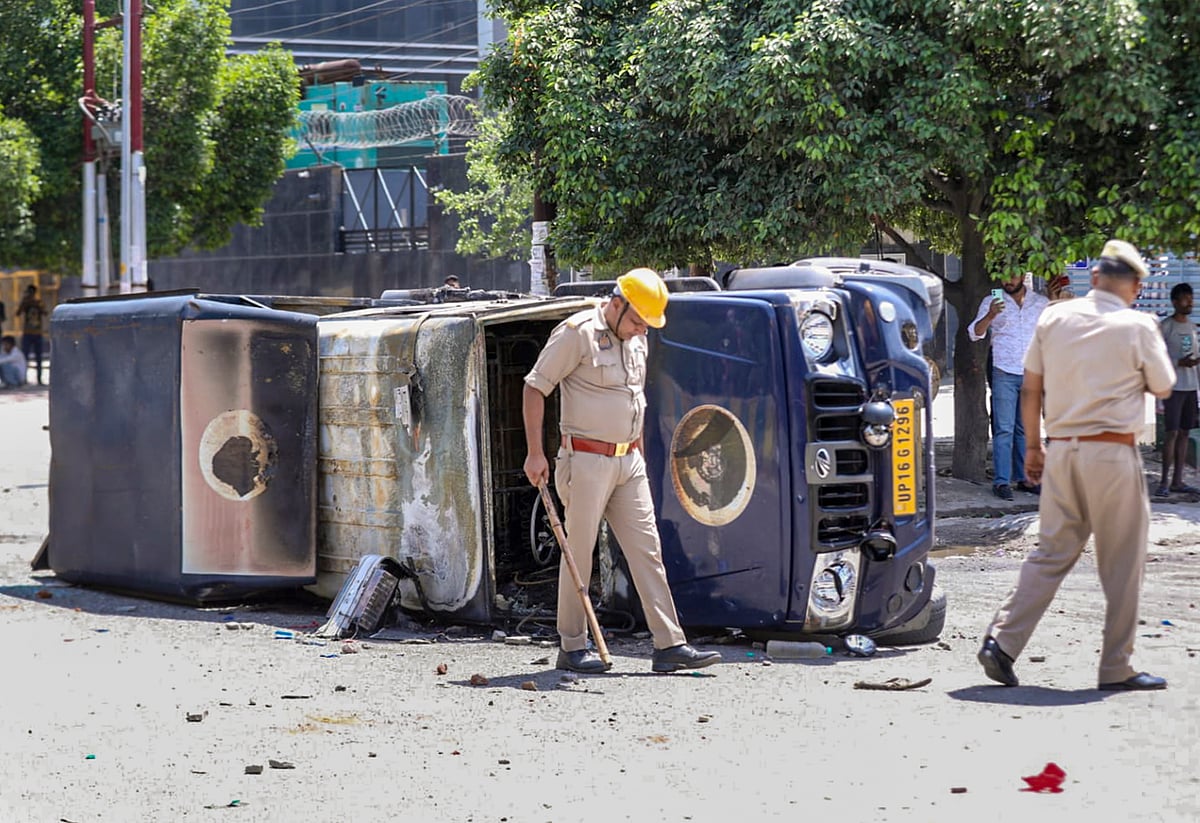Noida workers protest: Akhilesh blames BJP's capitalist policies while Yogi raises 'Naxal' alarm
